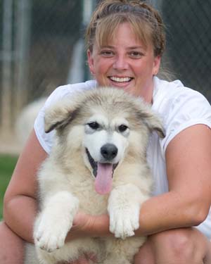 Hudson's Malamutes - Jolene and Candy for the Cooperator Article on Alaskan Malamutes